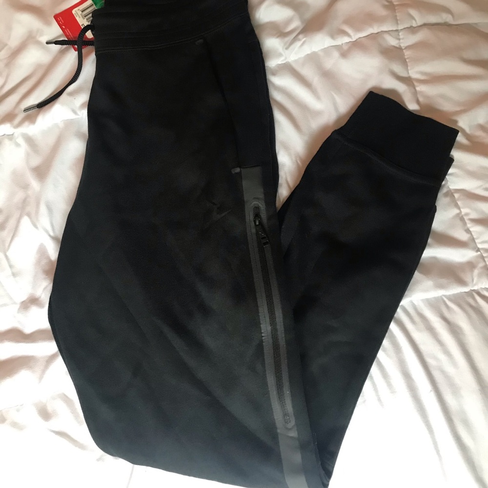 Girl’s Nike Tech Fleece Joggers NWT
